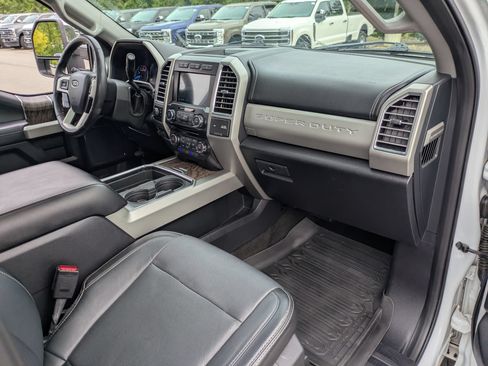 Used 2017 Ford F250 Lariat w/ Lariat Ultimate Package AWD/4WD image 43
