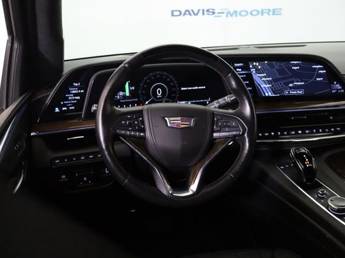 Used 2023 Cadillac Escalade ESV Sport Platinum AWD/4WD image 17