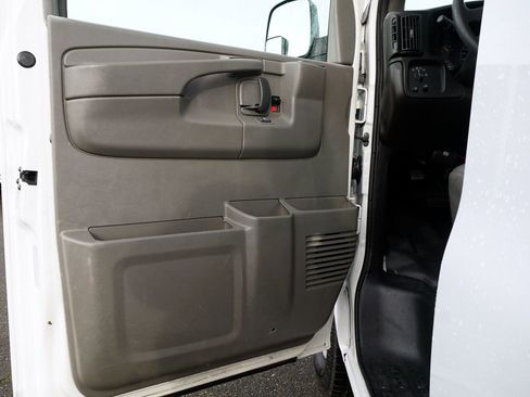 Used 2007 GMC Savana 2500 image 13