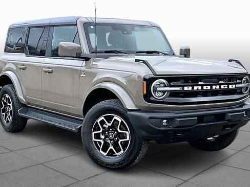 Certified 2025 Ford Bronco Outer Banks image 3