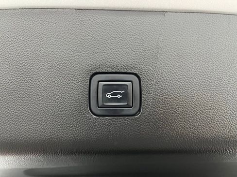 Used 2022 Chevrolet Traverse LT w/ LPO, Floor Liner Package image 10