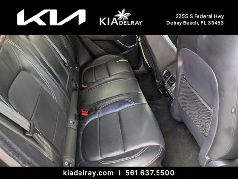 Used 2018 Jaguar E-PACE R-Dynamic SE image 29