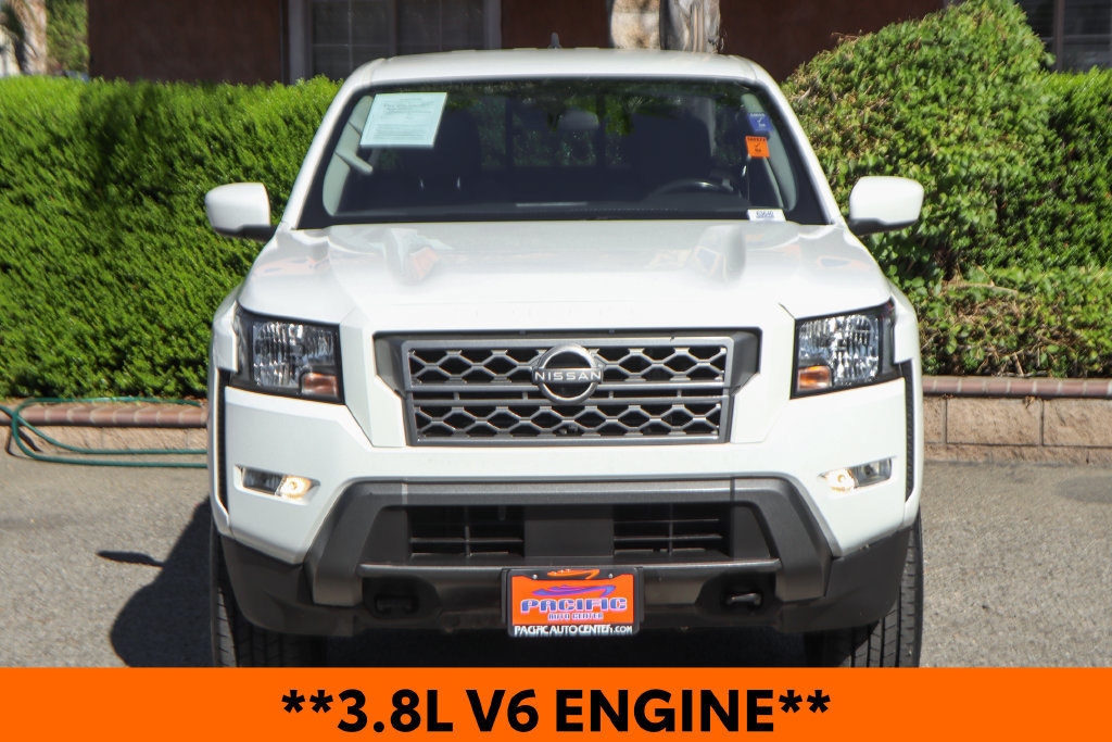Used 2022 Nissan Frontier SV AWD/4WD image 3