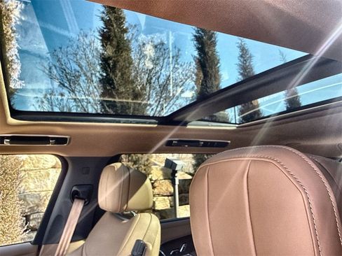 New 2026 Land Rover Range Rover Long Wheelbase SE image 19