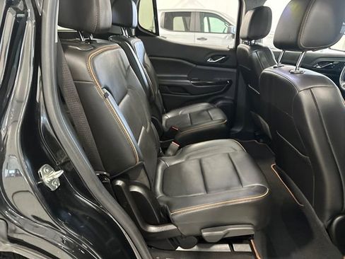 Used 2022 GMC Acadia AT4 w/ Technology Package image 39