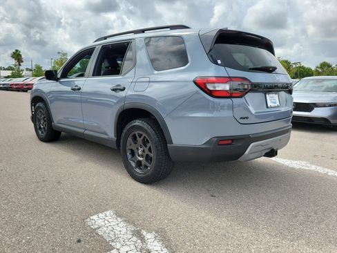 Used 2024 Honda Pilot TrailSport image 4