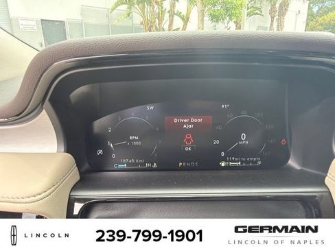 Used 2022 Lincoln Nautilus FWD w/ Premium Package image 15