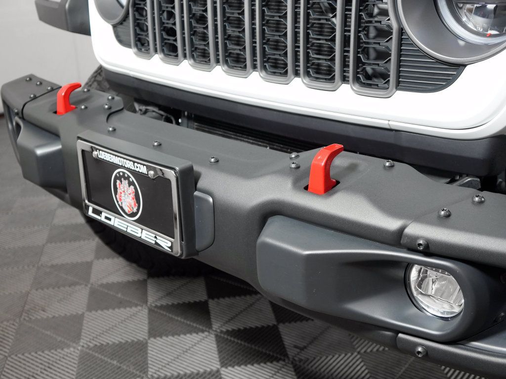 Used 2025 Jeep Wrangler Unlimited Rubicon AWD/4WD image 9
