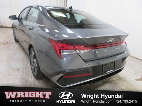 Certified 2025 Hyundai Elantra SEL image 4