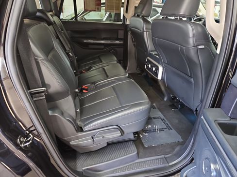 Used 2024 Ford Expedition Max XLT image 10