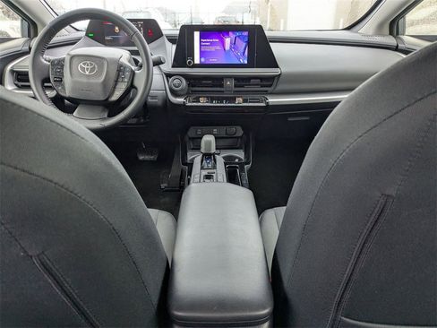 Used 2025 Toyota Prius LE image 29