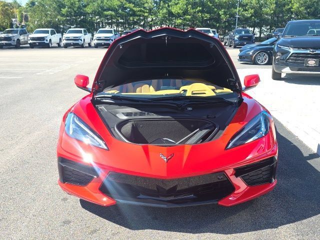 Used 2025 Chevrolet Corvette Stingray Premium Cpe w/ Z51 Performance Package RWD image 8