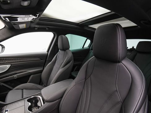 New 2025 Maserati Grecale Modena image 43