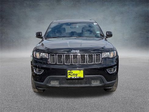 Certified 2018 Jeep Grand Cherokee Laredo image 9