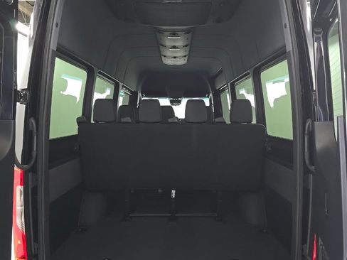 Used 2024 Mercedes-Benz Sprinter 2500 image 16