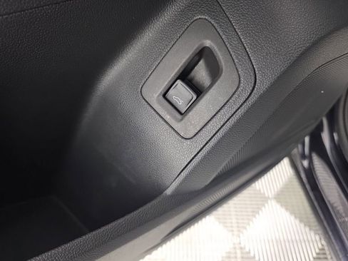 Used 2022 Volkswagen Atlas Cross Sport SEL R-Line w/ Cross Sport MDO Package image 13