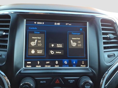 Used 2018 Jeep Grand Cherokee Limited image 21