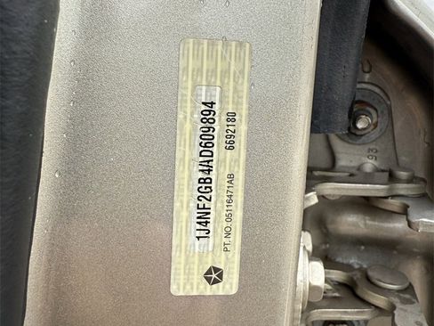 Used 2010 Jeep Patriot Sport image 26