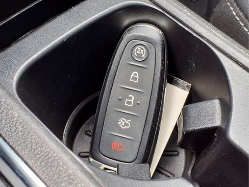 Used 2019 Ford Escape SEL AWD/4WD image 9