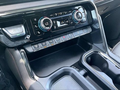 Used 2024 GMC Sierra 2500 AT4 w/ AT4 Premium Plus Package AWD/4WD image 25