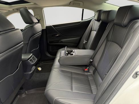 Certified 2025 Lexus ES 300h w/ Technology Package FWD image 11