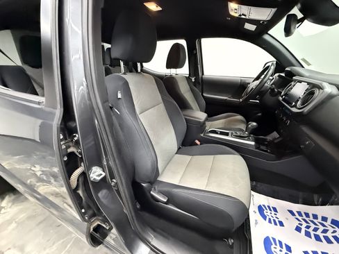 Used 2021 Toyota Tacoma TRD Sport image 19