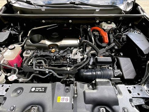 Used 2021 Toyota RAV4 XLE Premium image 27