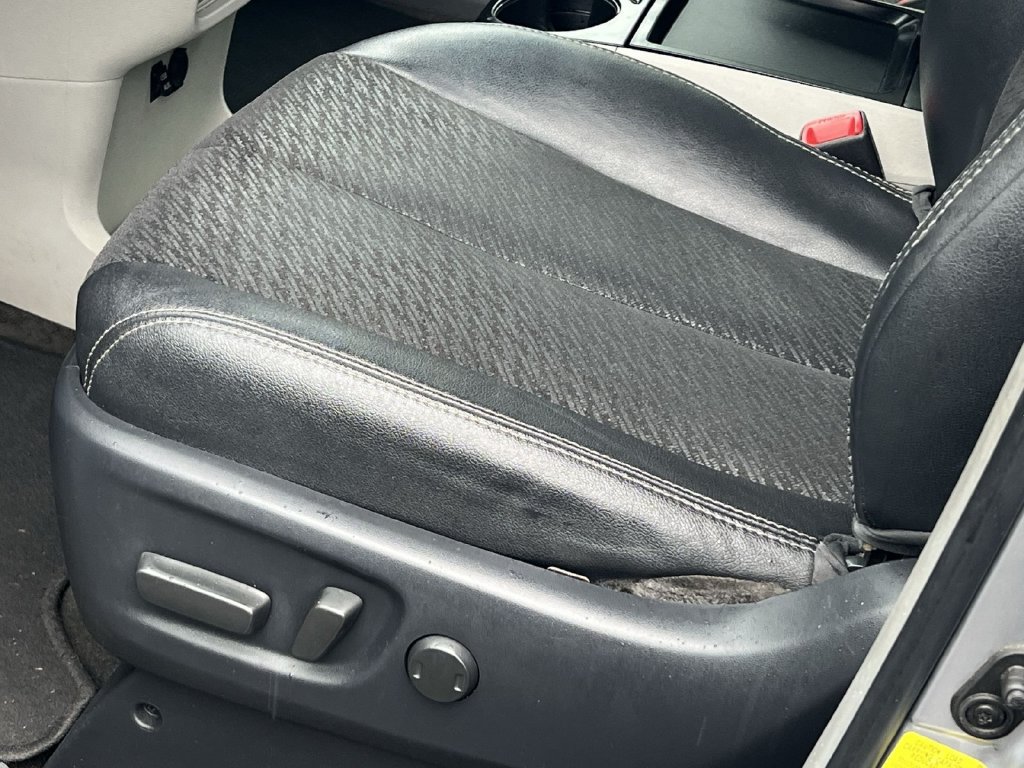 Used 2011 Toyota Sienna SE w/ Preferred Pkg FWD image 10