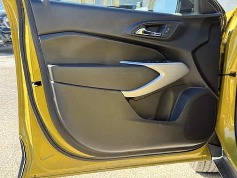 Used 2024 Chevrolet Trax RS w/ Sunroof Package image 5