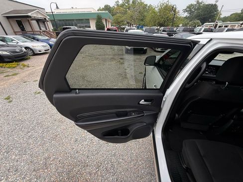 Used 2023 Dodge Durango SXT RWD image 26