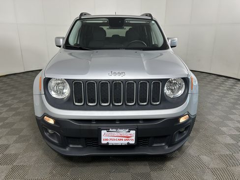 Used 2015 Jeep Renegade Latitude w/ Popular Equipment Group FWD image 8