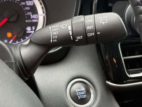 Used 2021 Toyota Highlander LE image 26