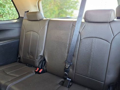 Used 2014 GMC Acadia SLT image 28