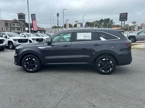 New 2025 Kia Sorento S w/ Panoramic Sunroof Package image 6