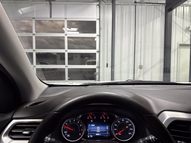 Used 2023 GMC Acadia SLE w/ Driver Convenience Package FWD image 7