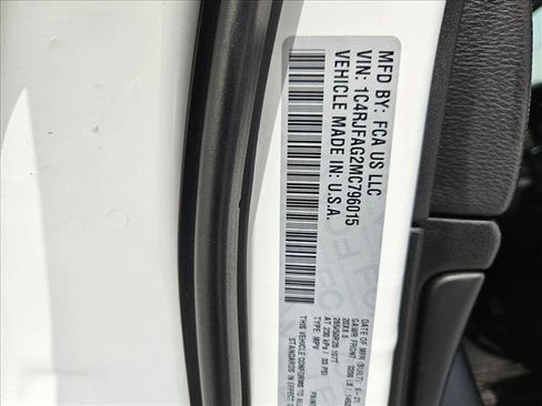 Used 2021 Jeep Grand Cherokee Laredo X AWD/4WD image 19