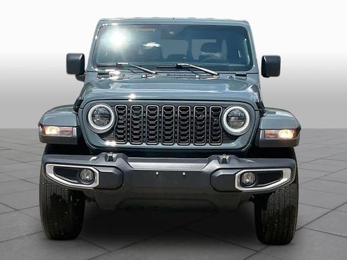 Used 2025 Jeep Gladiator Sport w/ Premium Package AWD/4WD image 8