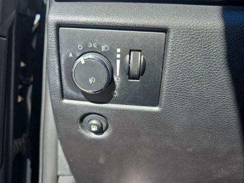 Used 2011 Jeep Grand Cherokee Laredo image 24