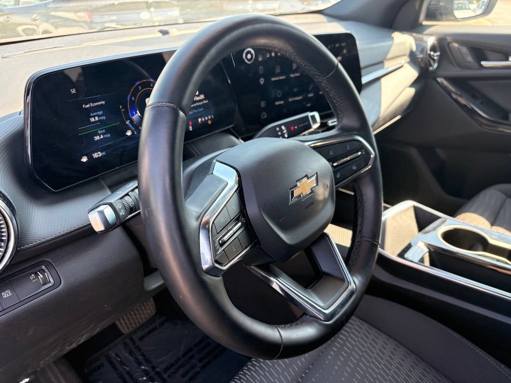 Used 2025 Chevrolet Equinox LT FWD image 10