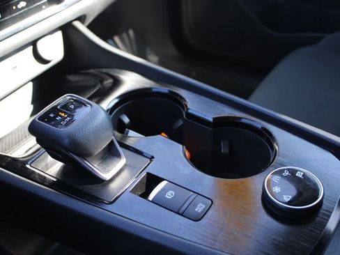 Used 2023 Nissan Rogue S image 37