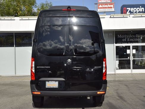 Used 2024 Mercedes-Benz Sprinter 2500 image 5