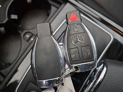 Used 2011 Mercedes-Benz E 350 Sedan image 34