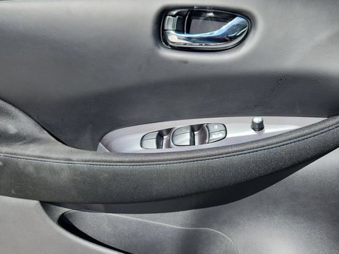 Used 2025 Nissan Leaf S FWD image 9