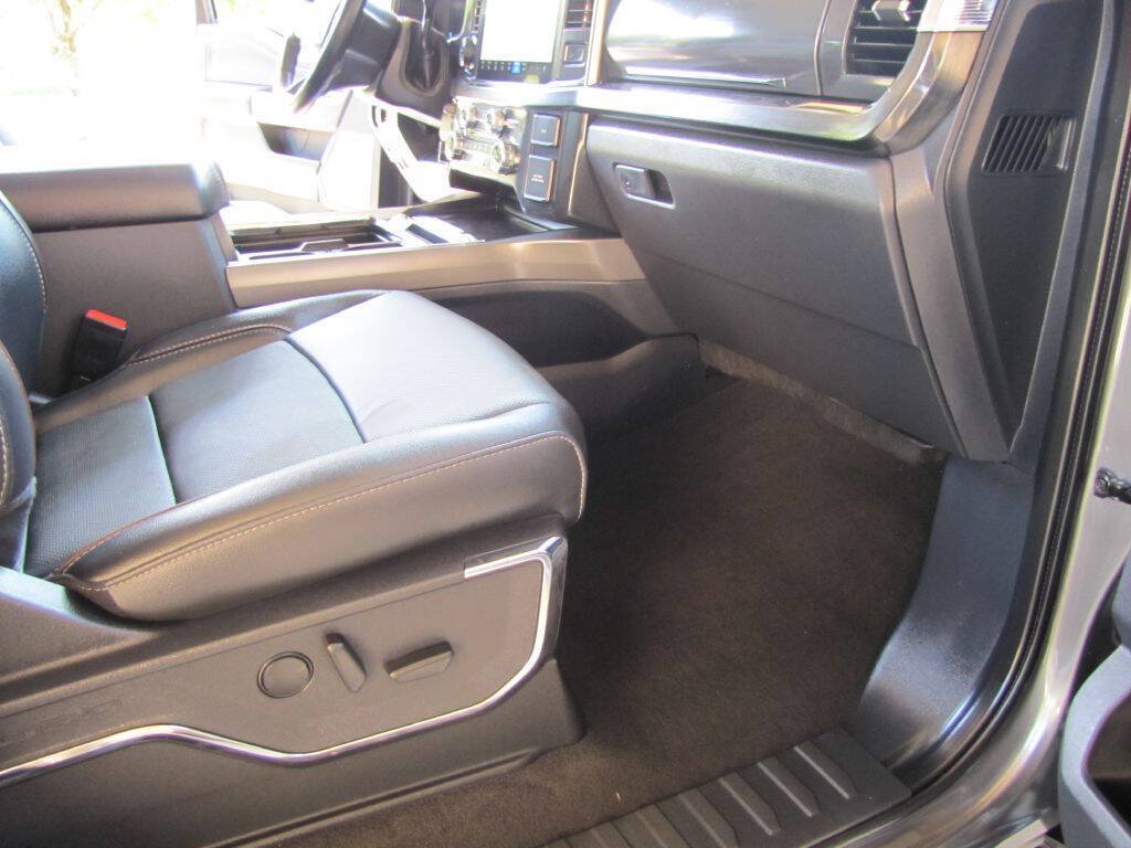Used 2024 Ford F250 Lariat w/ Lariat Ultimate Package AWD/4WD image 23