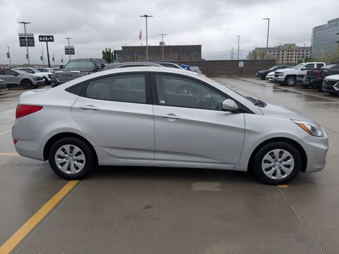 Used 2016 Hyundai Accent SE FWD image 6