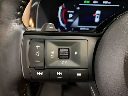 Certified 2024 Nissan Pathfinder Platinum w/ Cargo Package AWD/4WD image 14