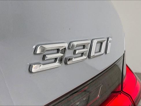 Used 2025 BMW 330i Sedan w/ M Sport Package image 39