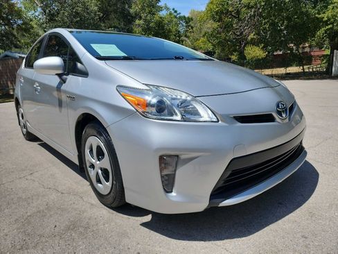 Used 2012 Toyota Prius Three FWD image 1
