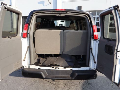 Used 2025 Chevrolet Express 3500 LS RWD image 26