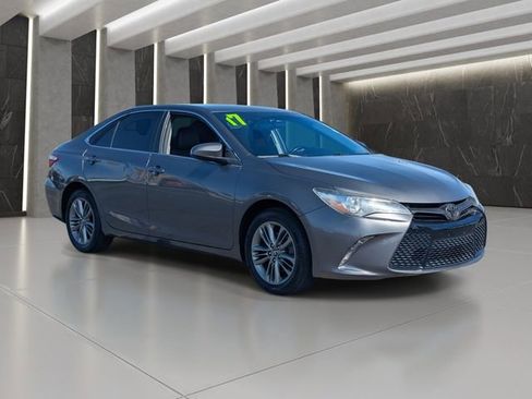 Used 2017 Toyota Camry SE image 8
